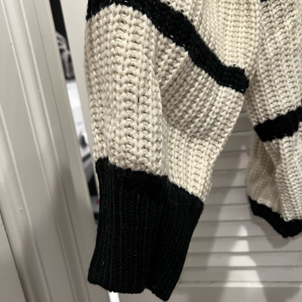 Boutique Black and White Ballon Sleeve Sweater 3X - Picture 2 of 4